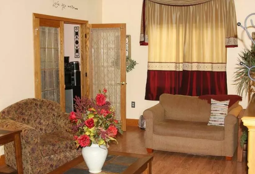 اتاق لوکس با تخت بزرگ, Gladstone Inn And Suites