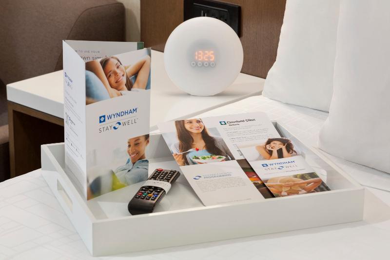 キングサイズベッドのスイートルーム, Wyndham Anaheim