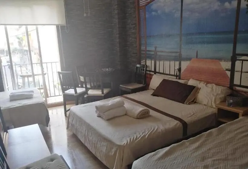 اتاق خانوادگی با سرویس بهداشتی مشترک, Hostal Sant Jordi