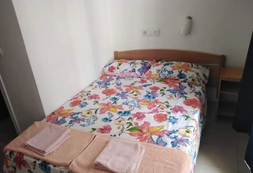 اتاق استاندارد, Hostal Sant Jordi