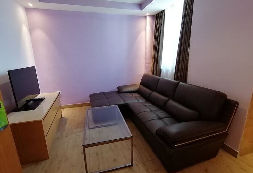 سوییت جونیور, Vamos Addis