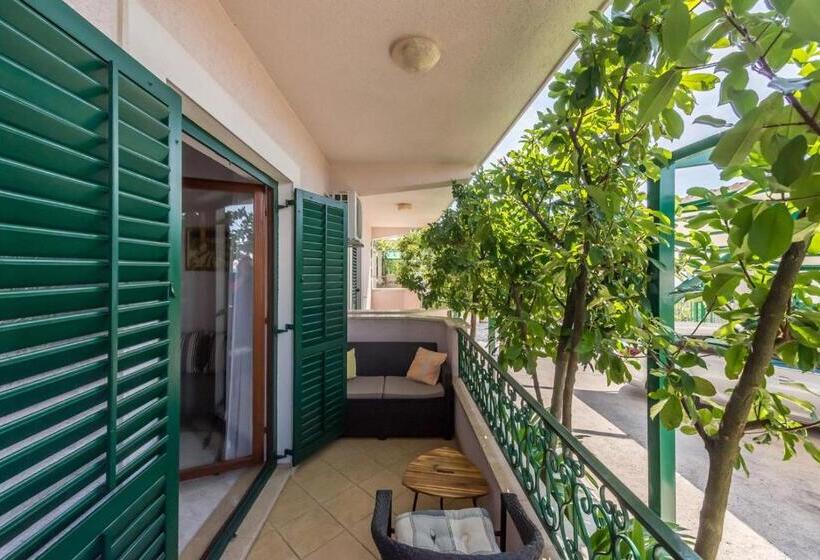 דירת חדר, Apartments Ivana Mira