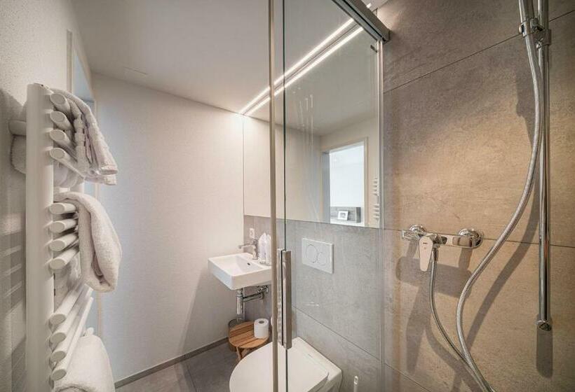 Standardrum med Balkong, Berghotel Engstligenalp