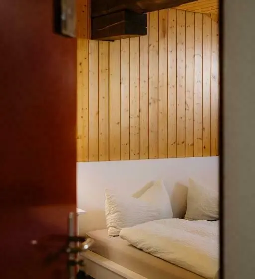 バス共有のスタンダードルーム, Berghotel Engstligenalp