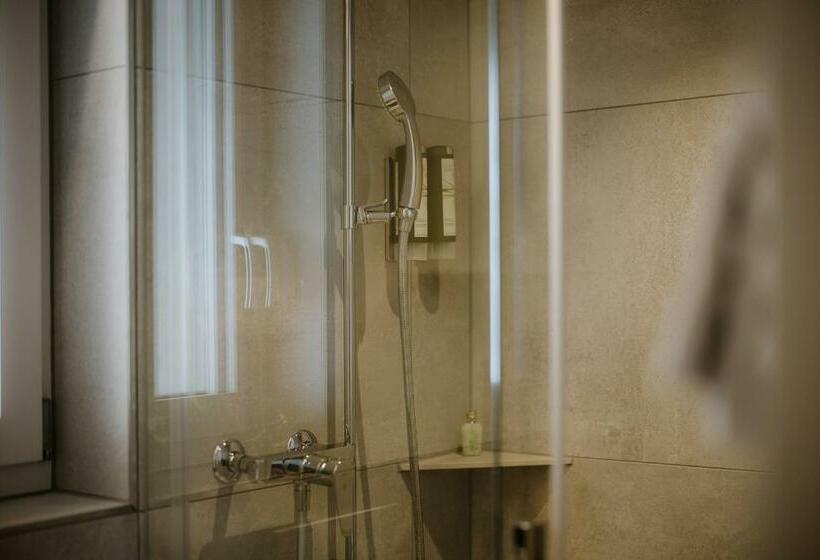 Svit med Balkong, Berghotel Engstligenalp