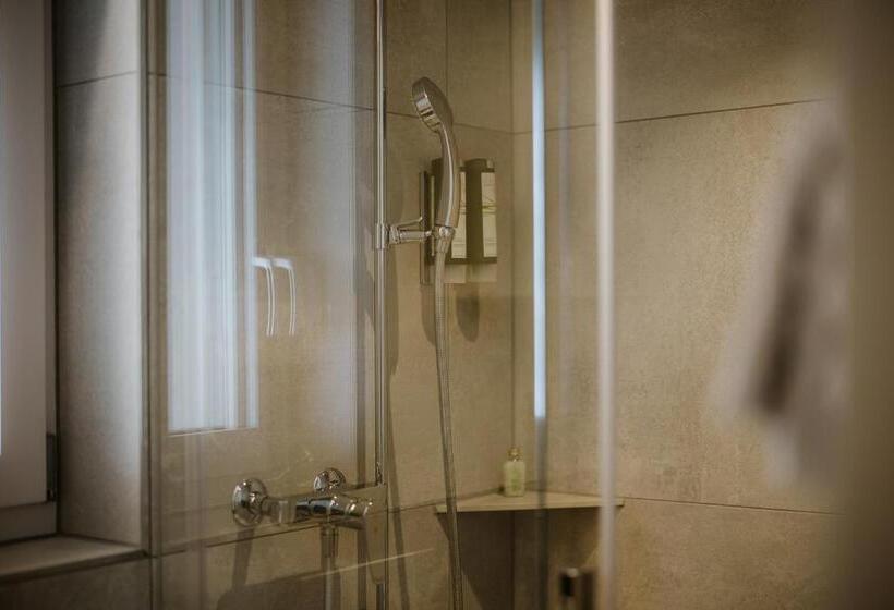 Standardrum med Balkong, Berghotel Engstligenalp