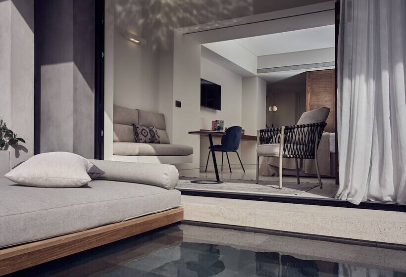 سوئیت جونیور با استخر, Contessina Suites & Spa Adults Only