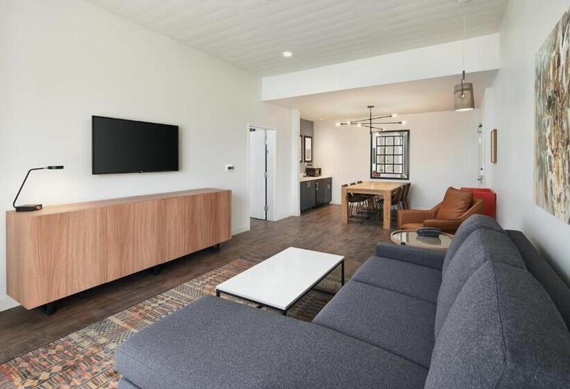 장애인을 위한 스위트, Indigo Tallahassee Collegetown, An Ihg