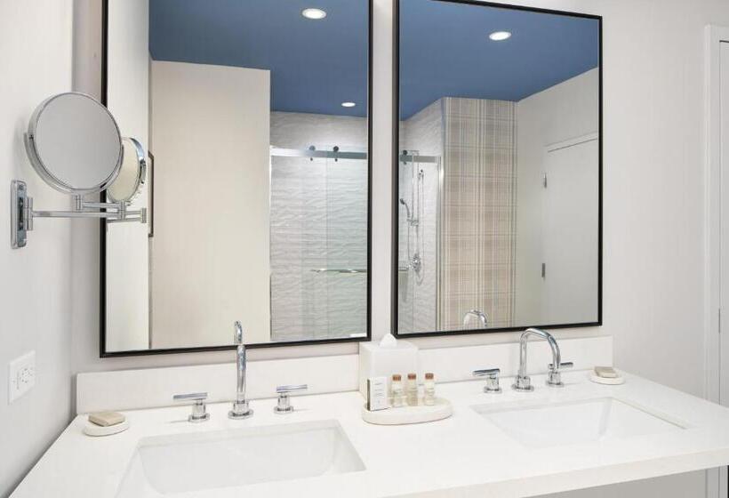 프리미엄 룸, Indigo Tallahassee Collegetown, An Ihg