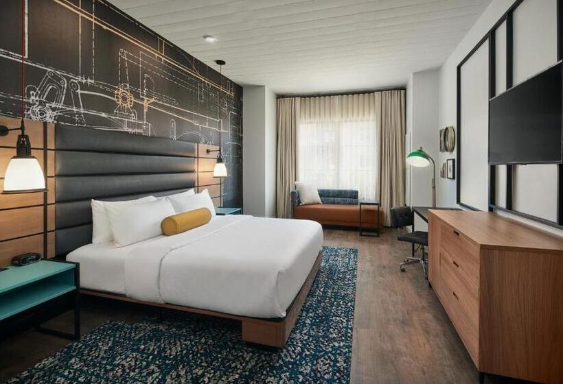 스위트 킹사이즈 침대, Indigo Tallahassee Collegetown, An Ihg