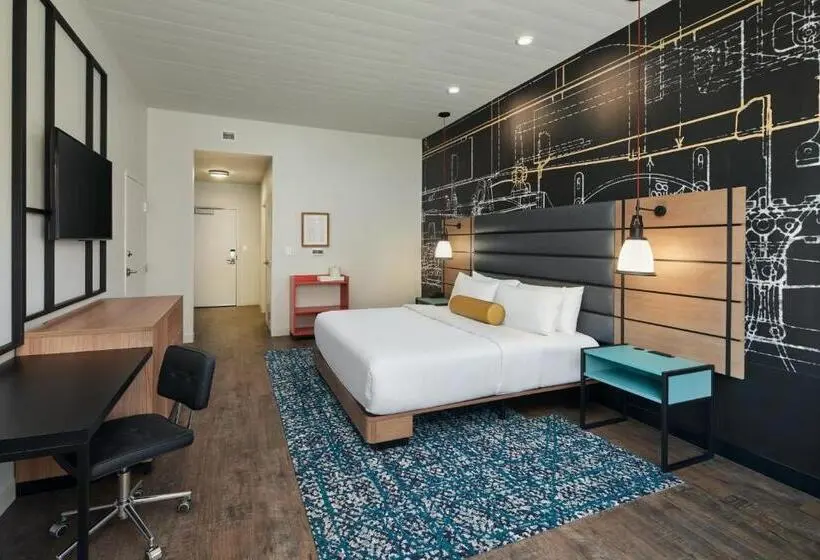 身障者適用キングサイズベッドルーム, Indigo Tallahassee Collegetown, An Ihg