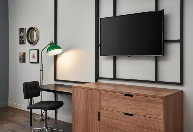 Номер Стандарт Кровать Кинг Адаптированный для Инвалидов, Indigo Tallahassee   Collegetown, An Ihg