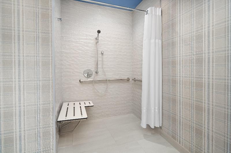Люкс Адаптированный для Инвалидов, Indigo Tallahassee   Collegetown, An Ihg