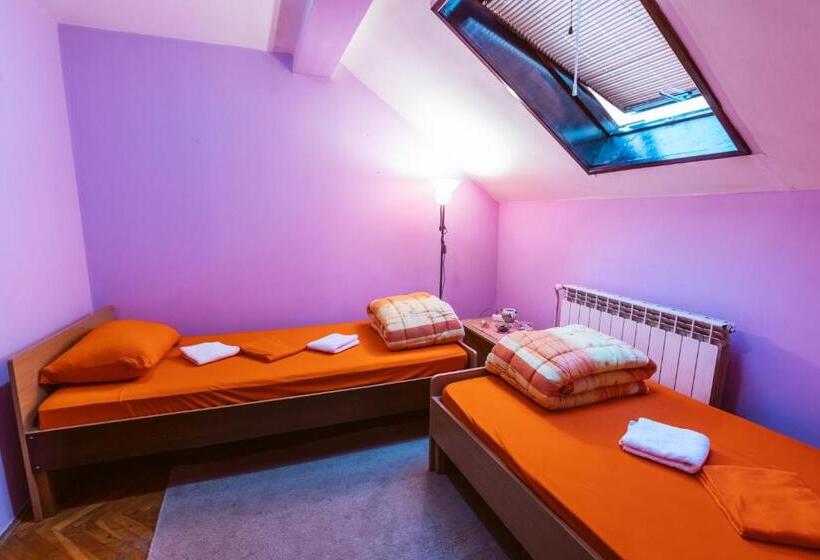 اتاق استاندارد, Laufer