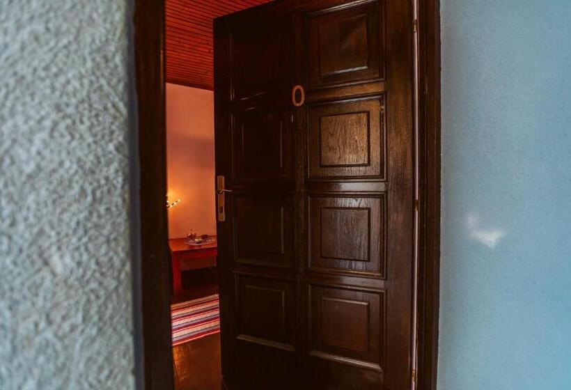 استودیوی استاندارد, Laufer