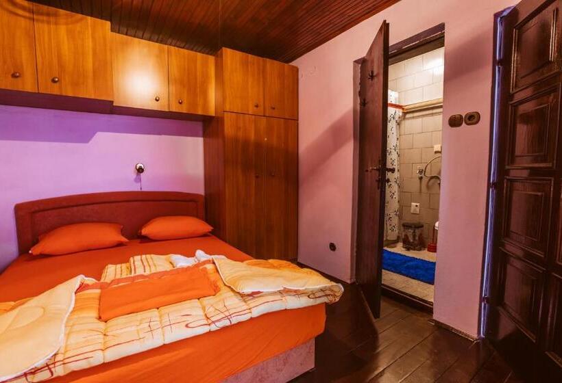 استودیوی استاندارد, Laufer