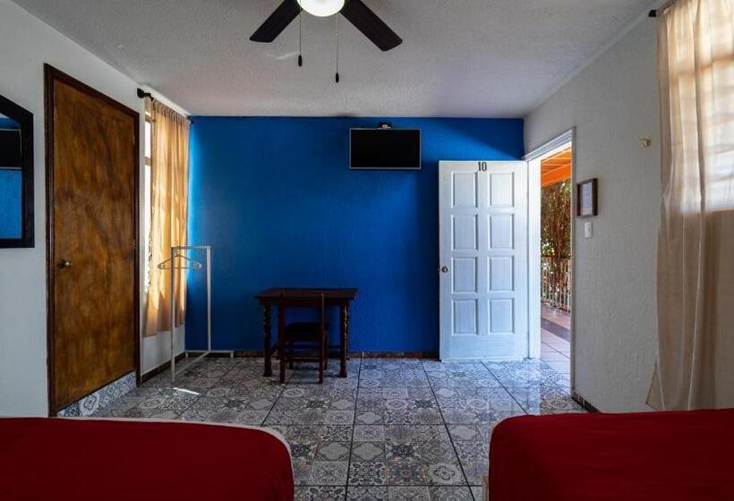 غرفة قياسية ثلاثية, Posada Bugambilias
