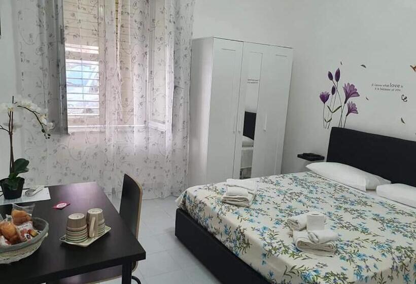 اتاق استاندارد با سرویس بهداشتی مشترک, Le Tre Orchidee