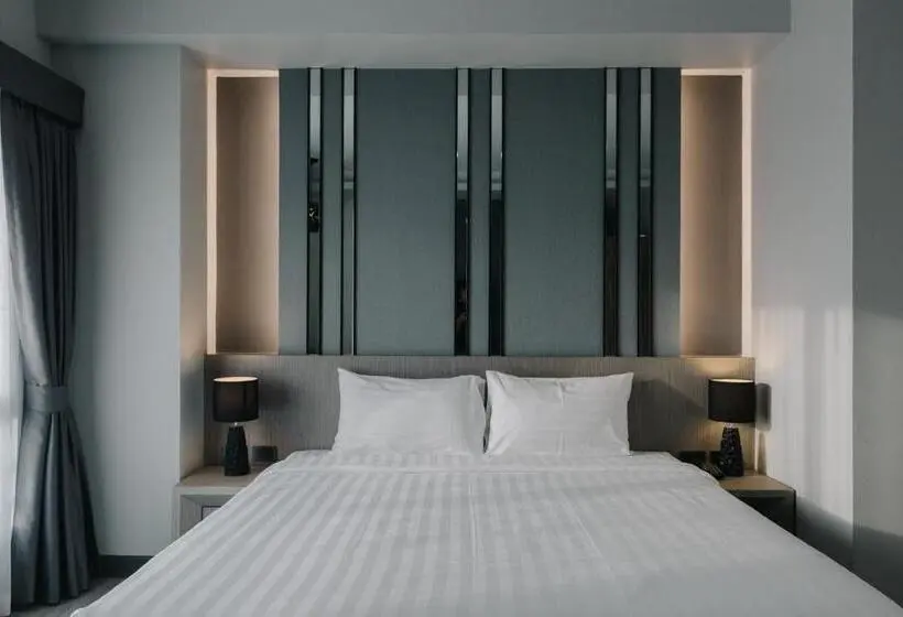 キングサイズベッドのスタンダードルーム, Arista Hotel Ubon