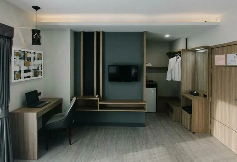キングサイズベッドのスーペリアルーム, Arista Hotel Ubon