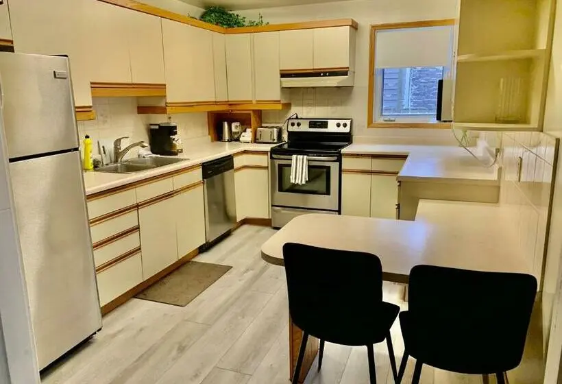 Suite with lake view, Paradise Inn On The Beach