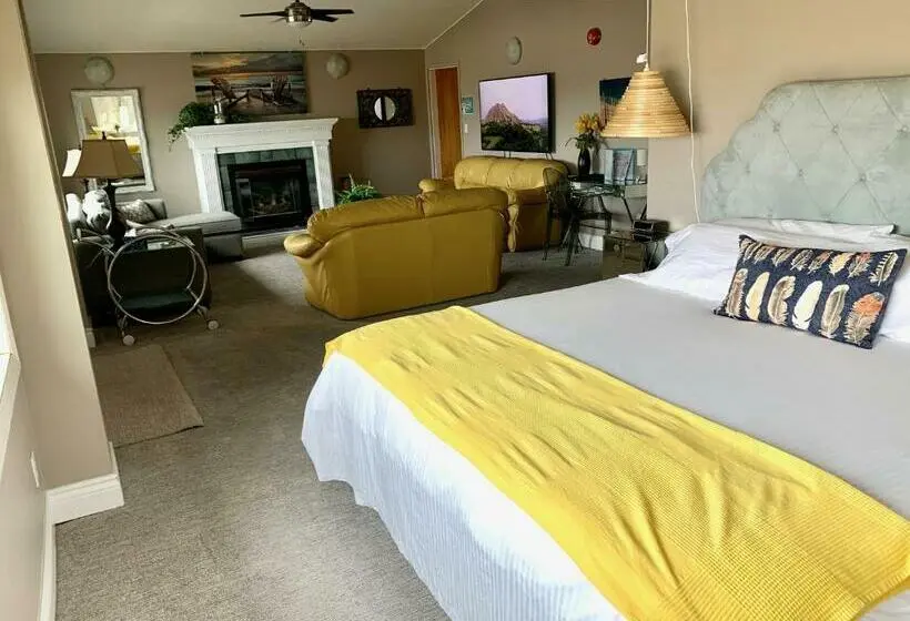 Suite with lake view, Paradise Inn On The Beach