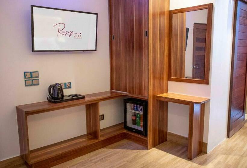 اتاق لوکس با بالکن, Rosy Villa