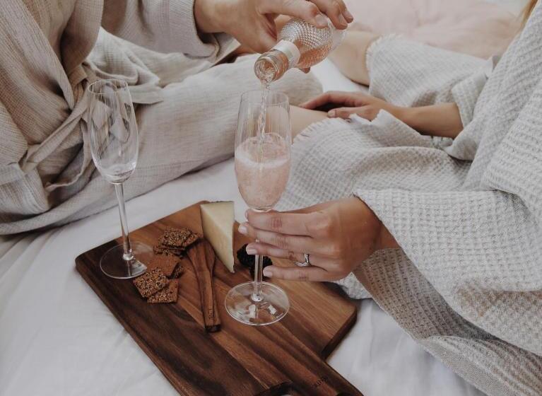 اتاق استاندارد سه تخته با چشم‌انداز, Magical Pond Nature Igloos