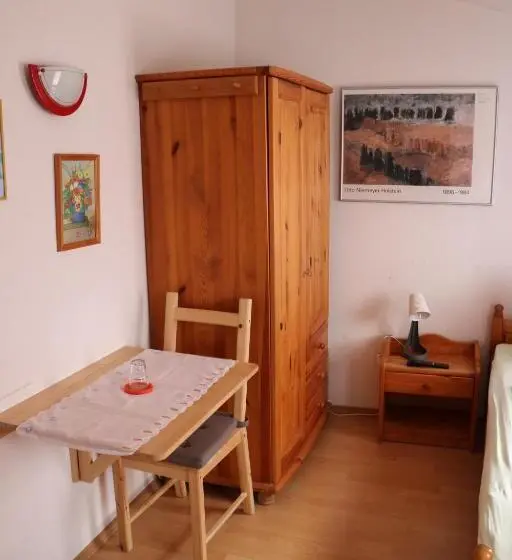 スタンダードシングルルーム, Gasthaus Zur Weintraube