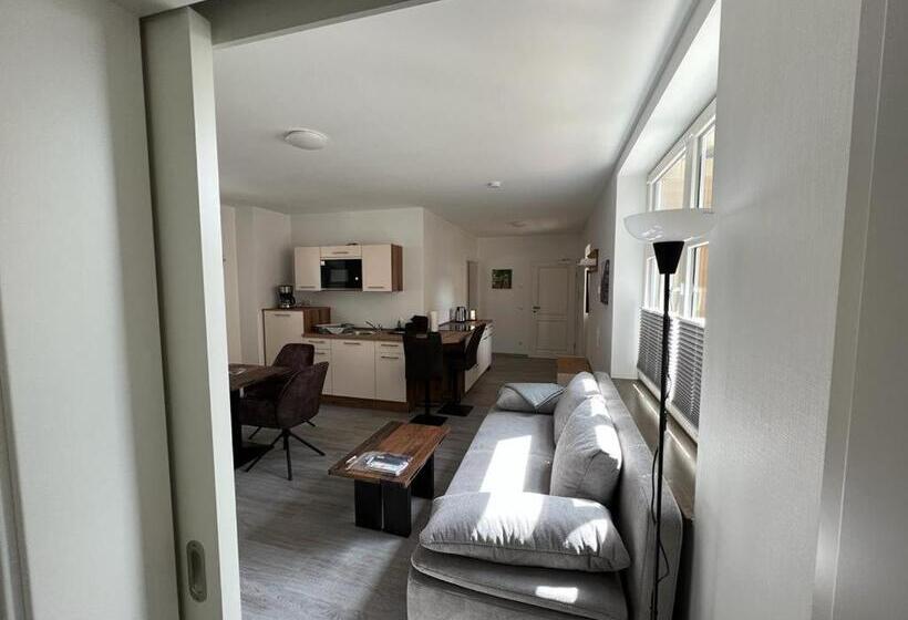 شقة غرفة نوم واحدة مزودة بشُرفة, Gasthaus Zur Weintraube