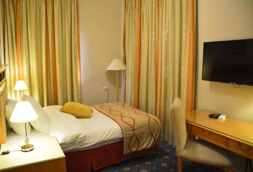 اتاق لوکس یک تخته, The Y