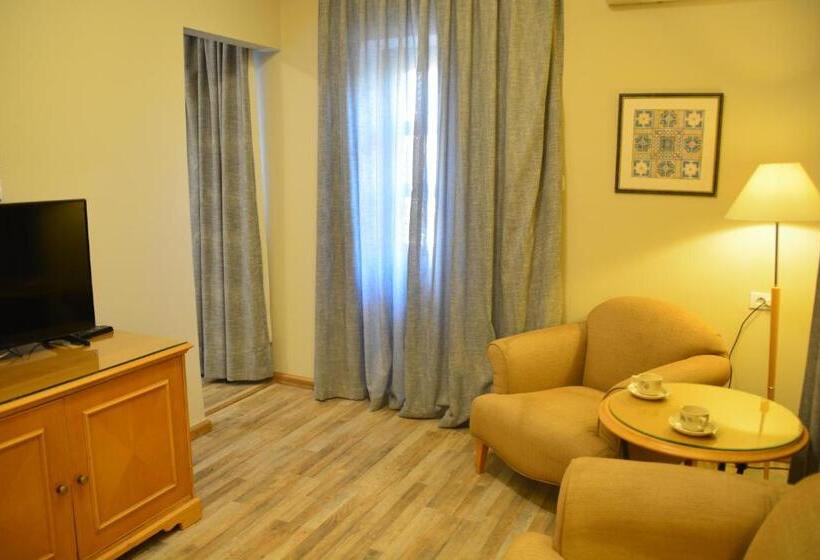 سوئیت با بالکن, The Y