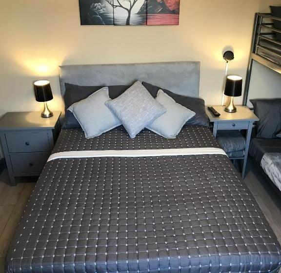 Четырехместный Номер Стандарт, The Lord Grey