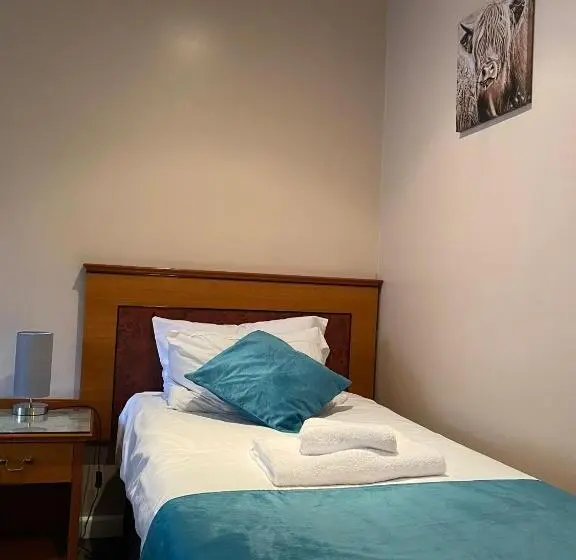 スタンダードシングルルーム, The Whistle And Flute