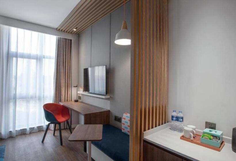 스탠다드 도시전망 룸, Holiday Inn Express Shanghai Hongqiao North, An Ihg