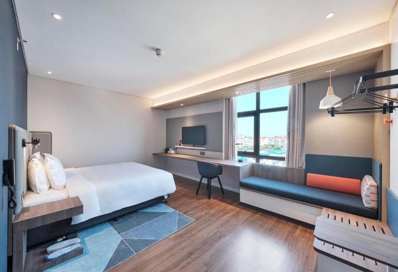 스탠다드 룸 킹사이즈 침대, Holiday Inn Express Shanghai Hongqiao North, An Ihg