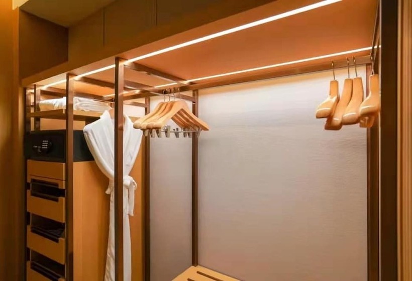 Номер Клуб, Hyatt Regency Hengqin