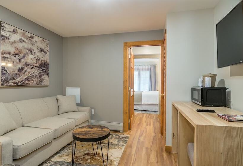 سوییت, Grey Fox Inn