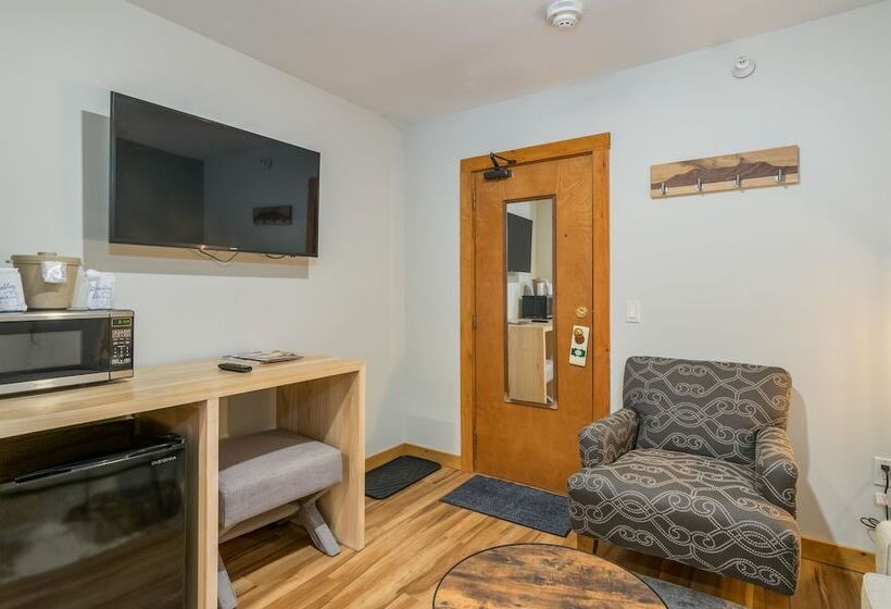 سوییت, Grey Fox Inn