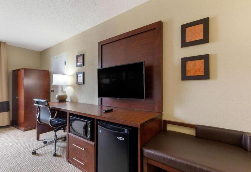 Люкс, Comfort Inn & Suites Durham Near Duke University
