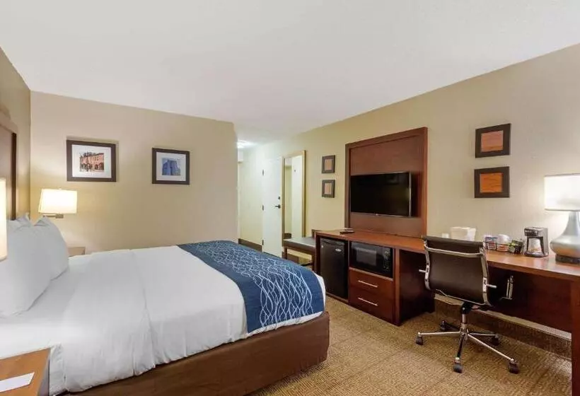 身障者適用キングサイズベッドルーム, Comfort Inn & Suites Durham Near Duke University