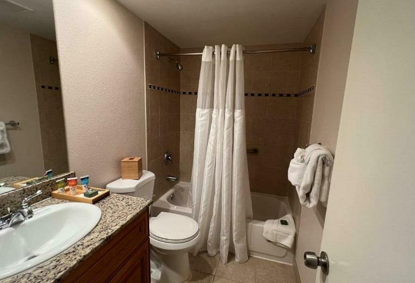 جناح, Gulfstream Manor