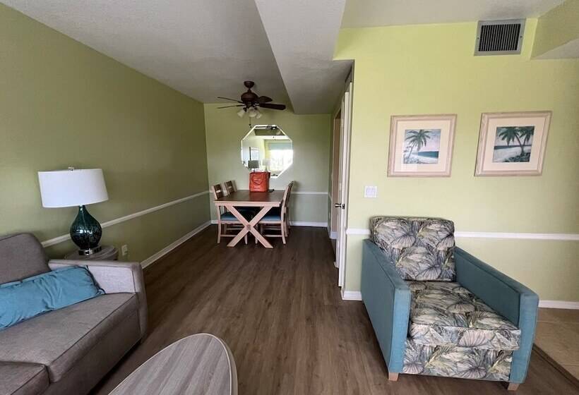 جناح, Gulfstream Manor