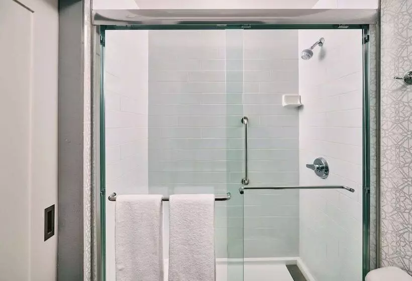 اتاق استاندارد, Hampton Inn Anchorage