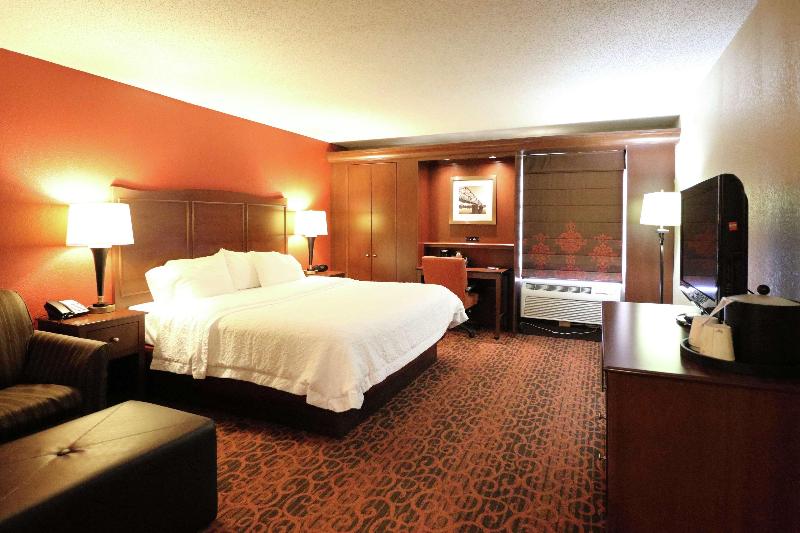 חדר סטנדרט עם מיטת קינג, Hampton Inn Columbus South