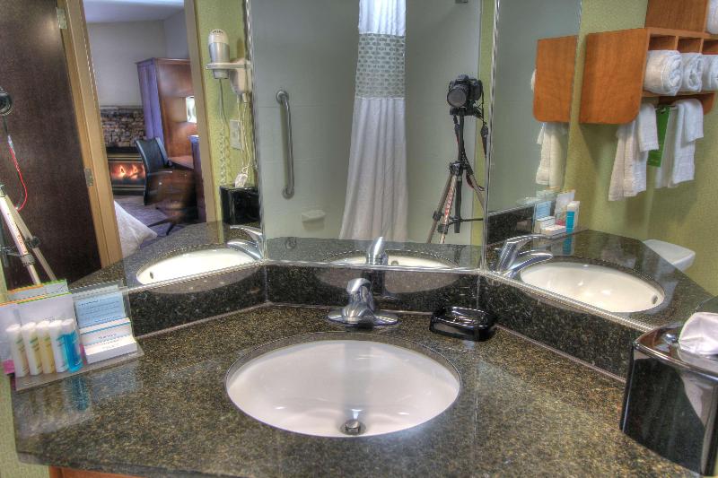 חדר סטנדרט עם מרפסת, Hampton Inn Gatlinburg