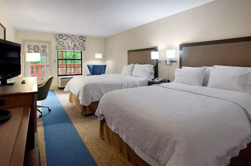 クイーンサイズベッドのスタンダードルーム, Hampton Inn Helen