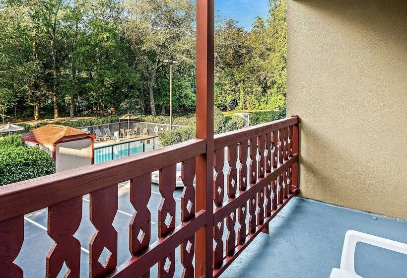 חדר סטנדרט עם מיטת קווין, Hampton Inn Helen