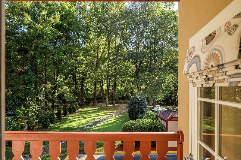 غرفة قياسية سرير كينج, Hampton Inn Helen