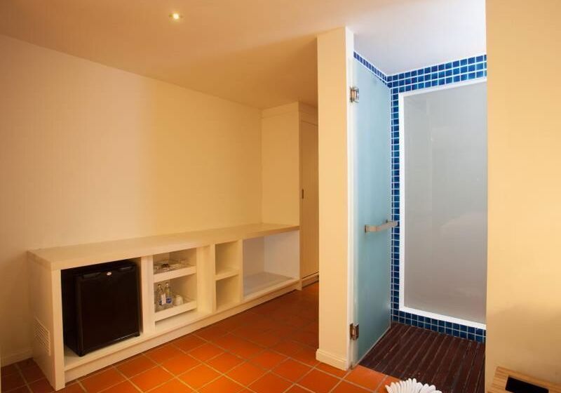 غرفة قياسية مطلّة علي النهر, Hampton Inn Helen